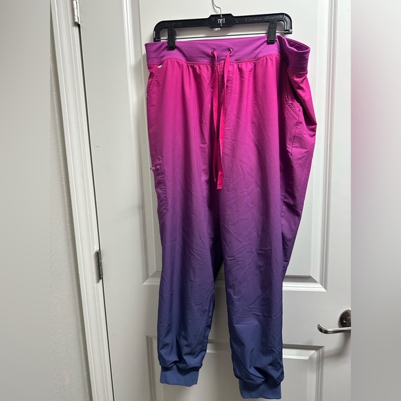 Figs Pants - XL gently used Gradient Pink and Purple FIGS Zamora Joggers FREEx lined